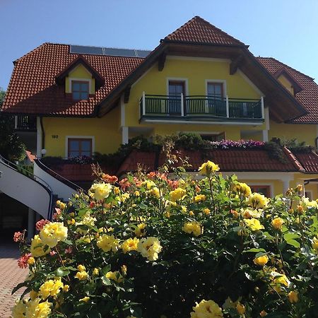 Haus Rose Apartamento Wenigzell Exterior foto